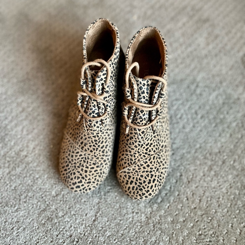 Toms Cheetah Print Wedge Booties